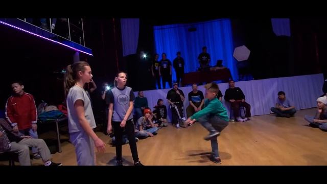 АЛЕНА И ЛИЗА vs. ДЕНСЕРЫ│ХИП-ХОП 2Х2│ФИНАЛ│ЗАЧЕТНЫЙ БАТТЛ 2.0 смотреть онлайн