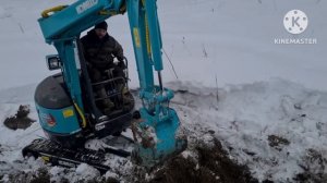 Первый коп металла новым экскаватором.