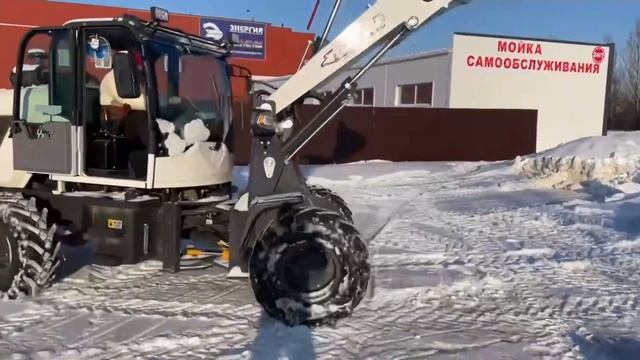 Китайский фронтальный погрузчик Leiyu 938 смотреть онлайн