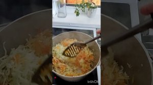 Солянка капустная с солёными грибами.
