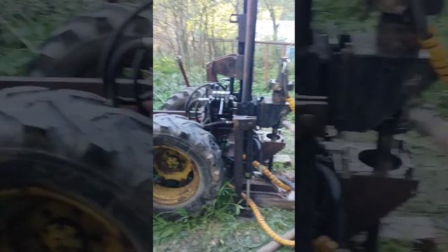 Самодельная, самоходная буровая установка, испытания.