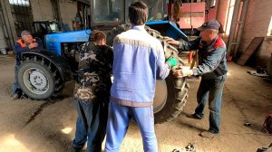 Алексей Николаевич меняет колеса, завтра на культивацию подсолнечника!