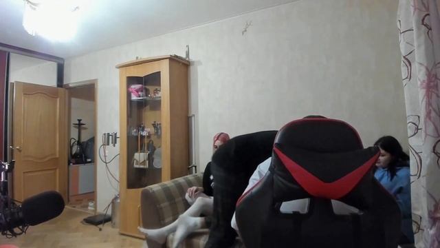 ИРЛ ПРАНК / МУЖИК ПРИШЁЛ НА СВИДАНИЕ К МОРАНЕ БАТОРИ, НО ЕГО ОЖИДАЛО РАЗОЧАРОВАНИЕ смотреть онлайн