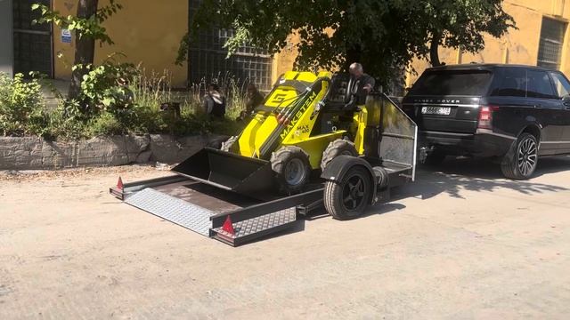 Погрузка погрузчика Makstem на прицеп Балтик-Механик