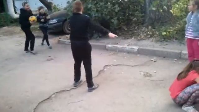 Приколы (часть 2)Инвалиды играют в 11 смотреть онлайн
