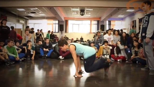 дети танцуют Break dance смотреть онлайн