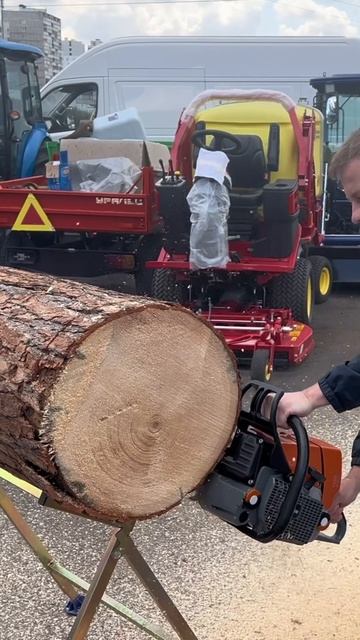 Пилит за считанные секунды ZimAni MS460 #zimani #stihl #husqvarna смотреть онлайн