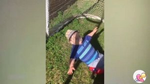 😂  😂 РЖАЛ ДО СЛЕЗ😂 ПРИКОЛЫ😂  СМЕШНЫЕ ПАДЕНИЯ 😂 И СМЕШНЫЕ НЕУДАЧИ ИСПУГИ ЛЮДЕЙ