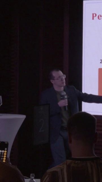 Старые пользователи платят больше