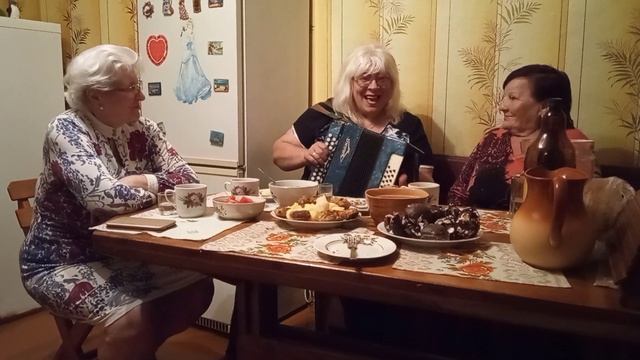 Слушайте подружки-веселые частушки! смотреть онлайн