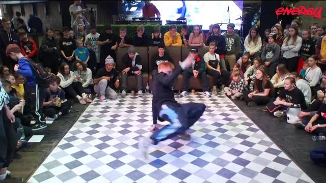Рыжий VS bgirl Смок смотреть онлайн