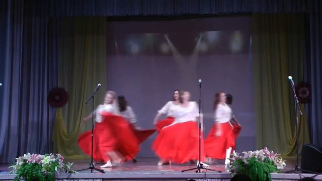 Танец «Мама я танцую»