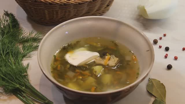 Суп из щавеля с курицей. Рецепты со щавелем. смотреть онлайн