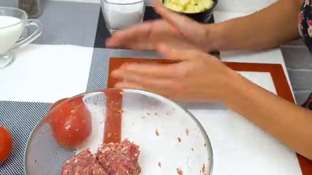 Вкуснейший ужин из говяжьего фарша Мясные гнезда с сыром и помидорами