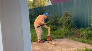 Рубим лес - щепки летят ! Лесорубу 90 лет .