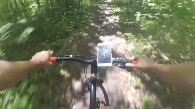 Лесопарк. Спуск от гольф клуба на Пятихатках, к могиле солдата на Алексеевке смотреть онлайн