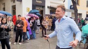 ТРАВА У ДОМА - Европа на улице кайфует под русский Хит ?