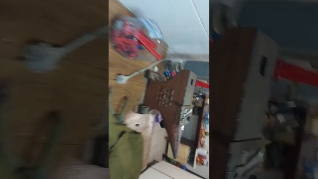 Антоха Убирает инструмент конец рабочего дня! смотреть онлайн