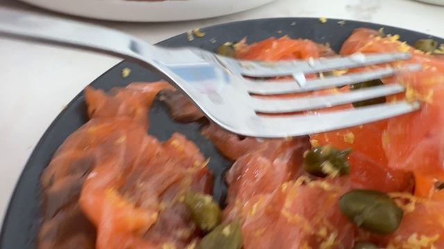 Слабосол с каперсами и цедрой лимона