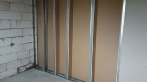 Перегородка из гипсокартона. Использовал профиль ППН и ПП. Ширина перегородки 150мм + гипсокартон.