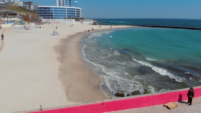 Одесса с квадрокоптера. Пляж на 12-й фонтана. 6 Апреля 2019 смотреть онлайн