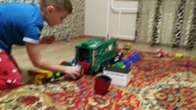 КРУТОЙ МУСОРОВОЗ