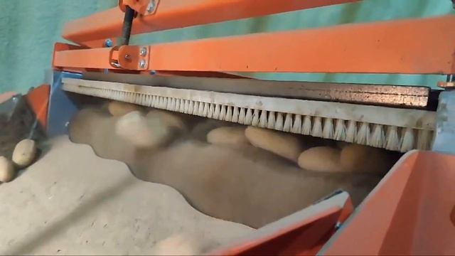 Работа машины сухой очистки картофеля СО-16 с дополнит?