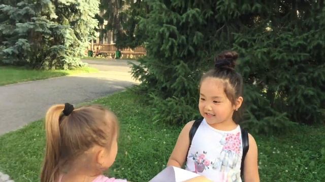 Любовное письмо и любопытная Сестра смотреть онлайн