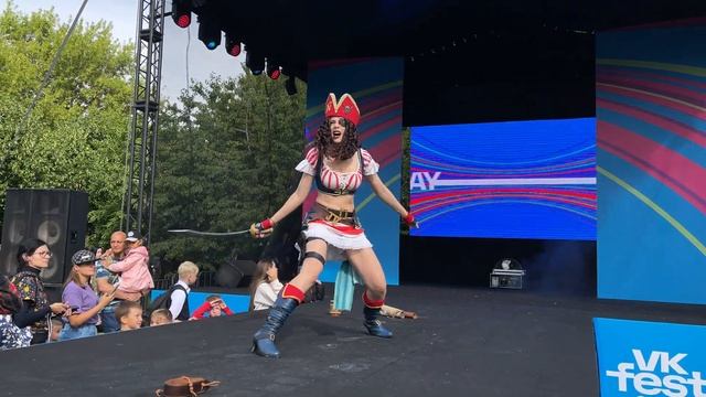 VK Fest 2023 в Москве 15.07.2023 103 @iChiosCosplay Ичиос Jill Corsair Pirate RE Revelations смотреть онлайн