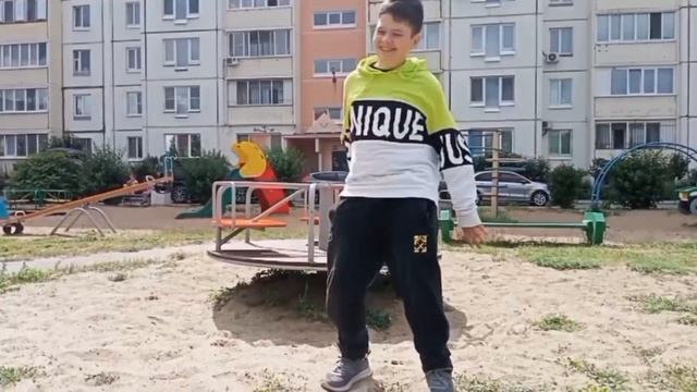 Я НЕ ВЕРЮ!!! МОЖЕТ БАСИСТУ ОСТАНОВИТЬСЯ???ТАНЕЦ БАСИСТА ПОД "Ж.И.Р."-Ж.И.Р. #жир #металл #пост-пан смотреть онлайн