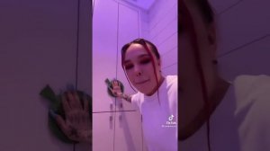 ИНСТАСАМКА ПЕРДИТ В ТУАЛЕТЕ 😂😂😂#shorts