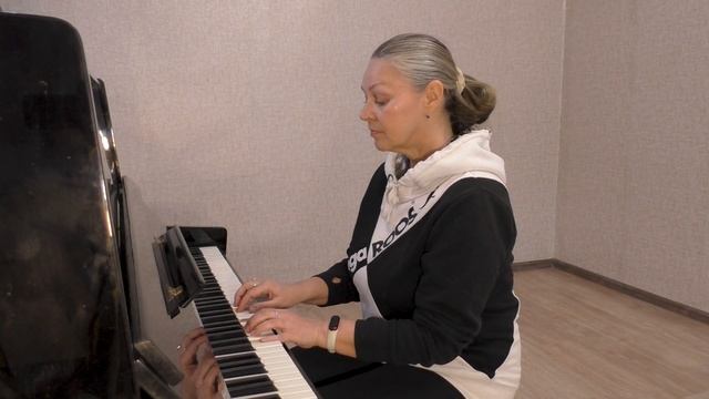 Миллион алых роз на пианино