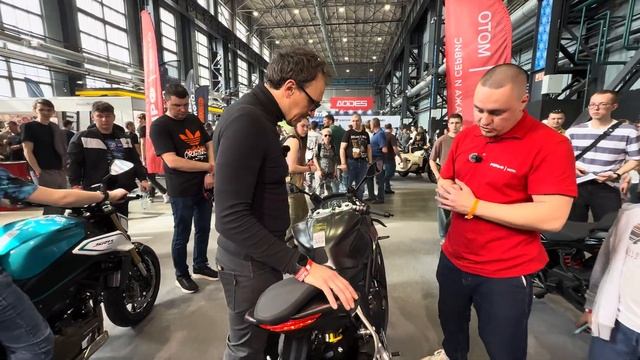 QJMotor SRK 921 RR – Обзор нового спортбайка с IMIS 2025!