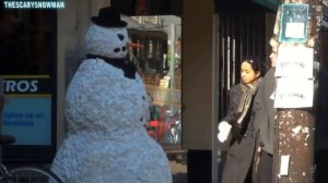 TopPranks TV - ЗЛОЙ СНЕГОВИК ПУГАЕТ ЛЮДЕЙ НА УЛИЦАХ ГОРОДА