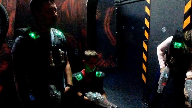 Играем в Лазертаг.Справляем первое сентября. смотреть онлайн