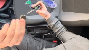 Замена батарейки в ключе для Лады Весты