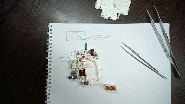 Автоматический выключатель. Что внутри и как работает смотреть онлайн