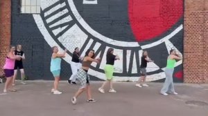 Диско Танцы.Просто. Дарите женщинам цветы