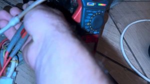 Компрессор холодильника работает несколько секунд и ?