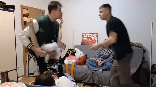 ИРЛ ПРАНК / КОМПАНИЯ "ОРИФЛЕЙМ" смотреть онлайн