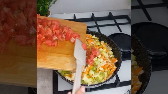 Сытное овощное блюдо с КАБАЧКОМ 🍲 смотреть онлайн