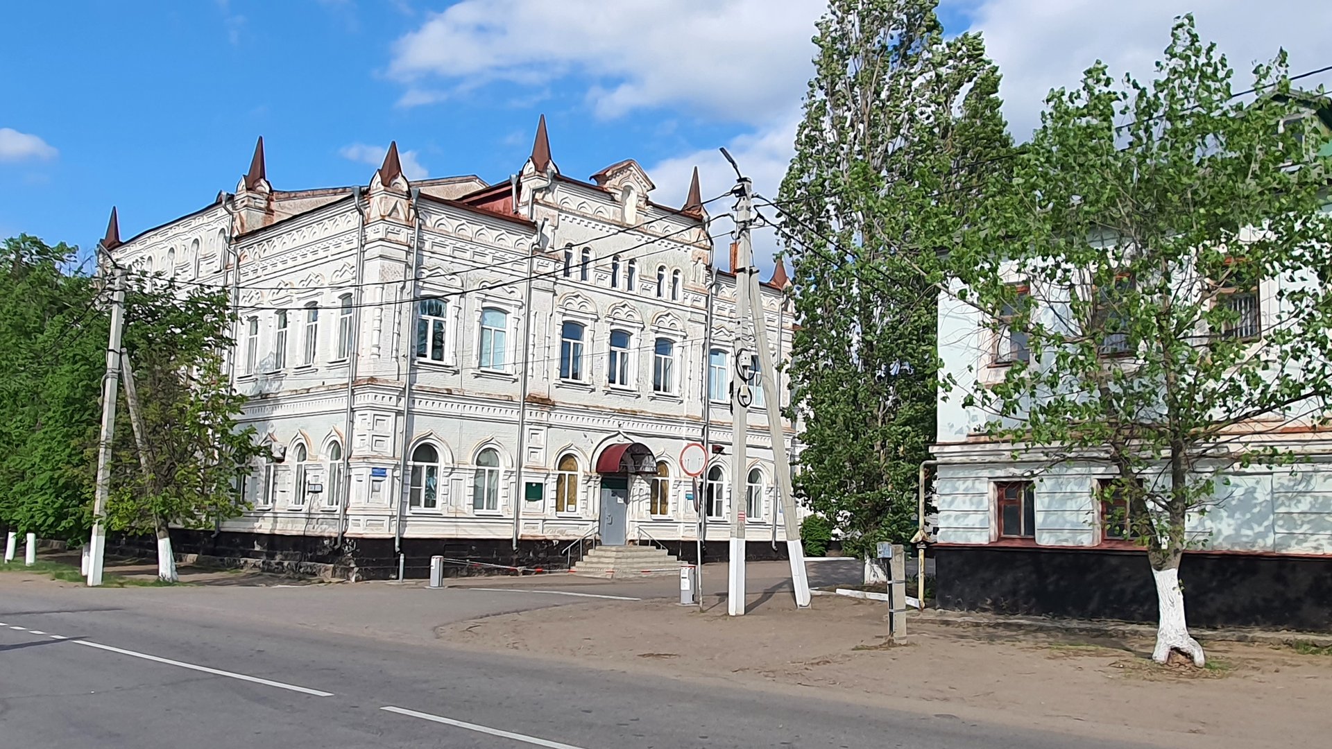 Павловск-на-Дону — город в России, административный центр Павловского района Воронежской области смотреть онлайн