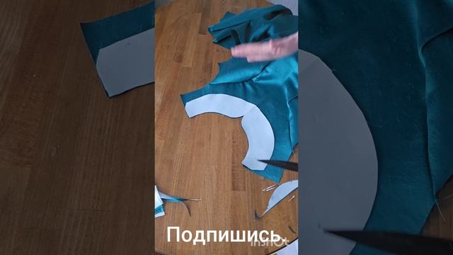 Как качественно обработать горловину платья? смотреть онлайн