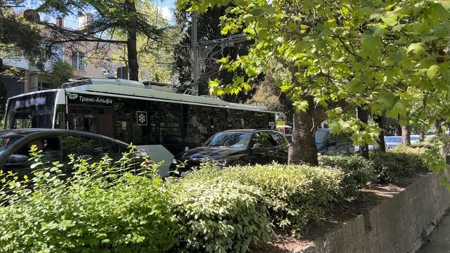 Ялта. Весенние городские зарисовки. Апрель/май 2025. Крым. Crimea. Yalta. смотреть онлайн