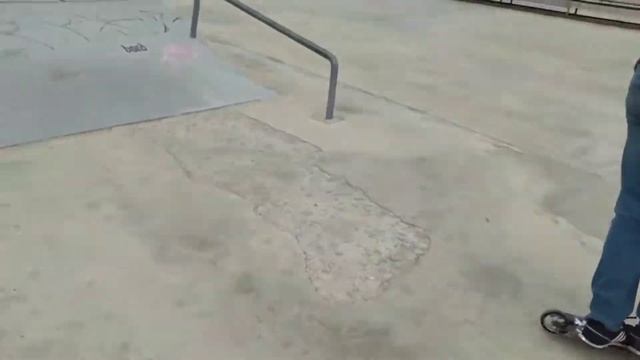 ВЛОГ. ПОКАТАЛИСЬ В СКЕЙТ-ПАРКЕ С ПАЦАНАМИ. ШОК КОНТЕНТ.