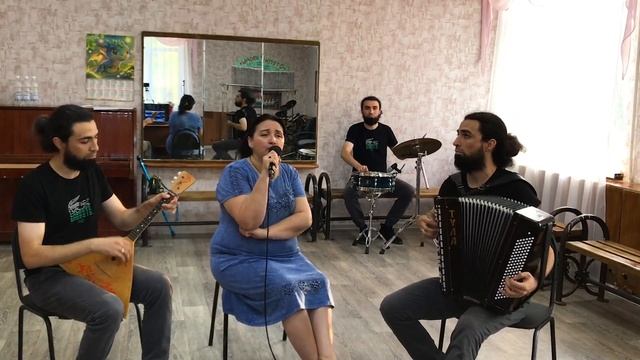 Рябина ветками качала | Аида Богдан и муз. сопровожден?