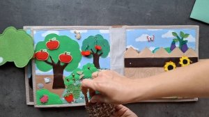 Синий трактор книжка из фетра и ткани.