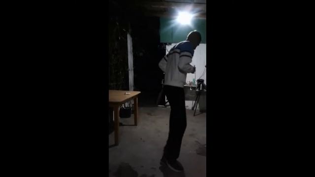 Владимир , всем известный танцор диско из Бишкека . Встречаем аплодисментами .