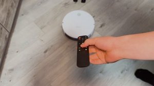 Самый популярный дешевый робот-пылесос. Обзор Midea VCR04W