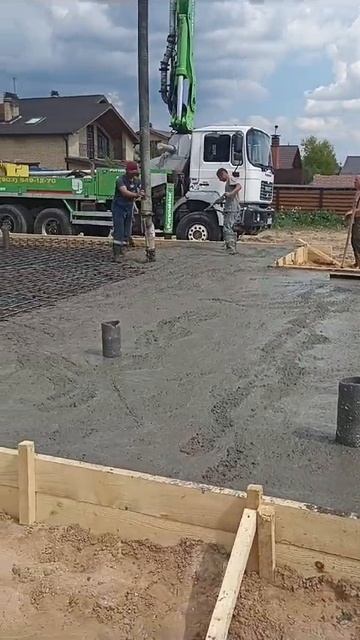 Заливаем монолитную плиту под дом фахверк